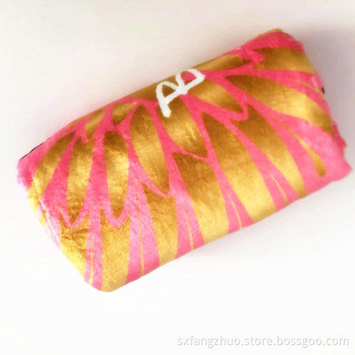 Soft Warm Cozy Sofa Bed pink Luxury designs for Winter private label blanket custom